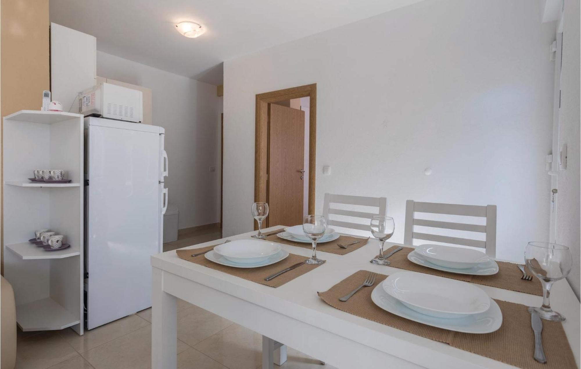 1 Bedroom Lovely Apartment In Komarna เคล็ค ภายนอก รูปภาพ