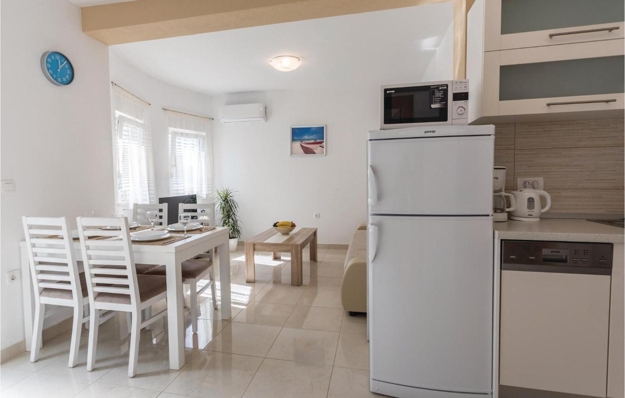 1 Bedroom Lovely Apartment In Komarna เคล็ค ภายนอก รูปภาพ